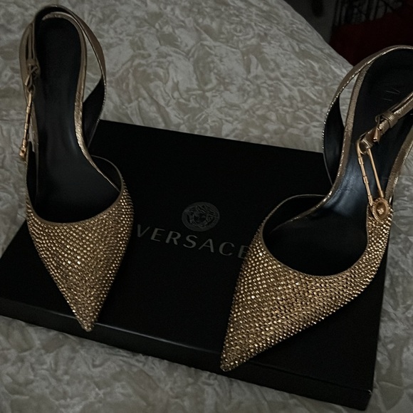 Versace shoes - Picture 2 of 7